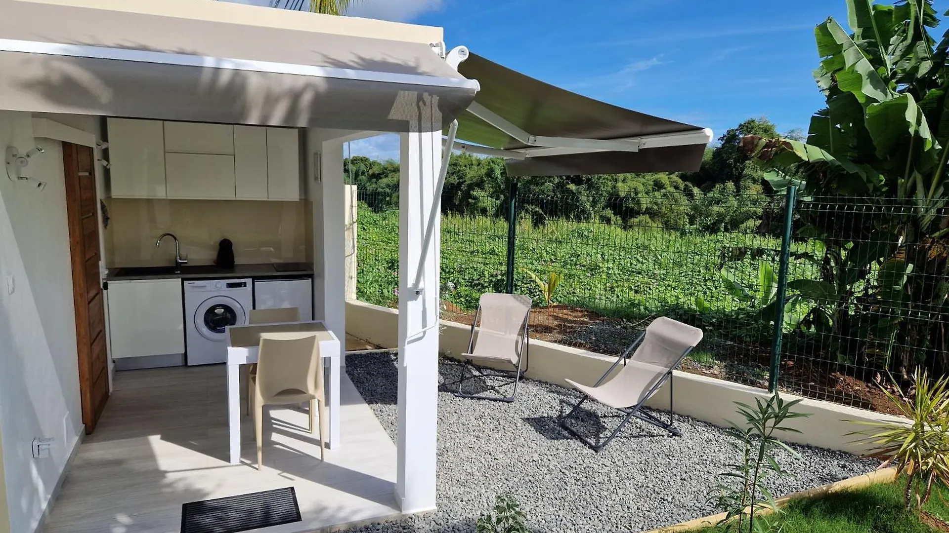 Guest house Bungalow Piscine Zen & Green - Confort Baie-Mahault Guadeloupe
