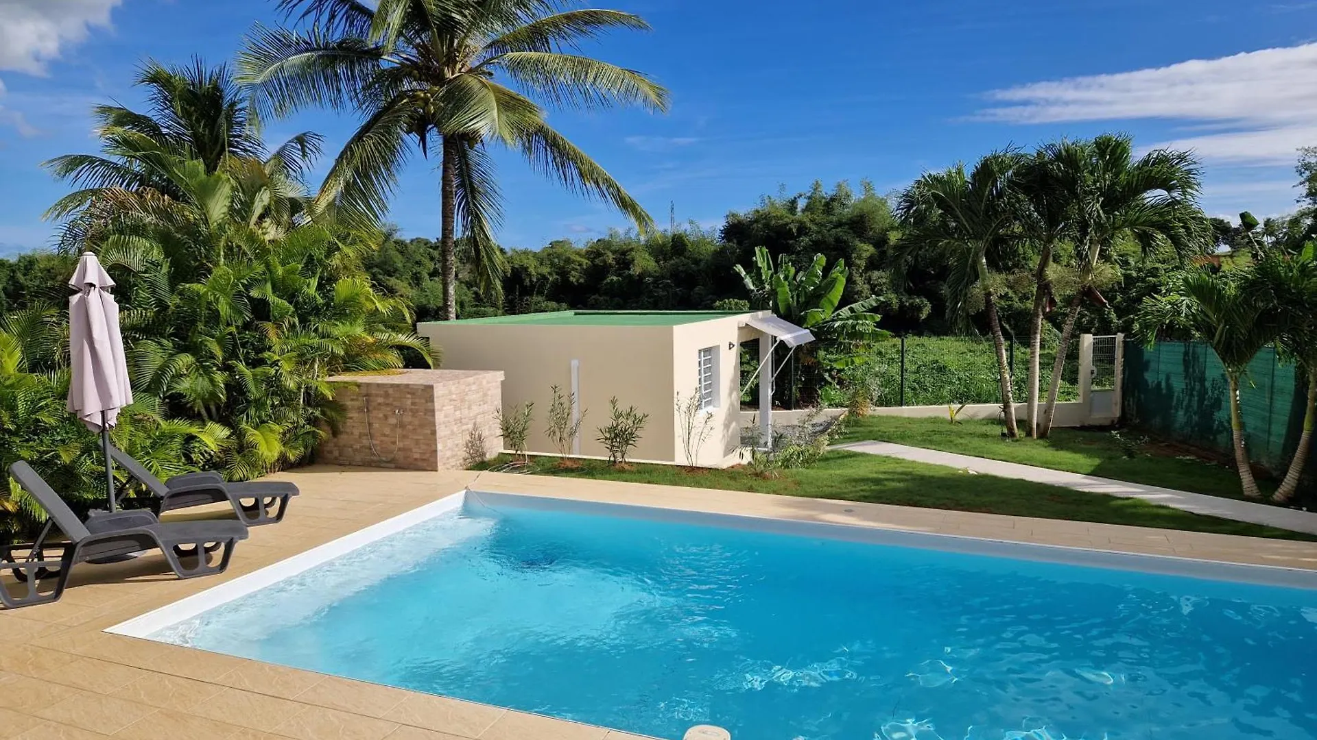 Bungalow Piscine Zen & Green - Confort Baie-Mahault